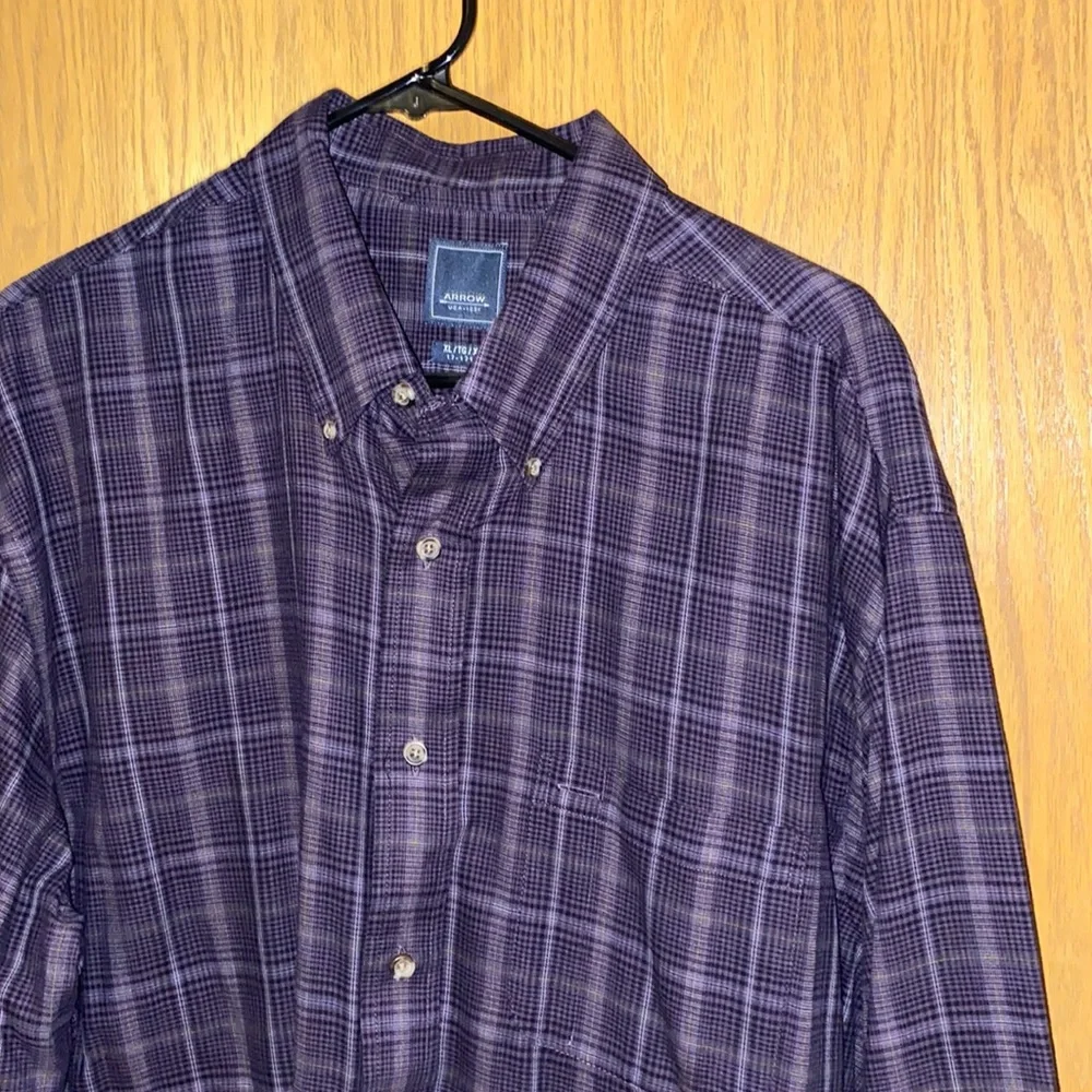 Mens button down - Picture 3 of 3